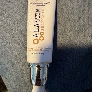 Alastin Skincare Hydratint Pro Mineral Sunscreen